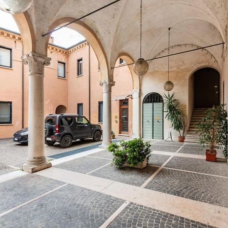 Residenza Palazzo Petrozzani Apartment Mantova Ngoại thất bức ảnh